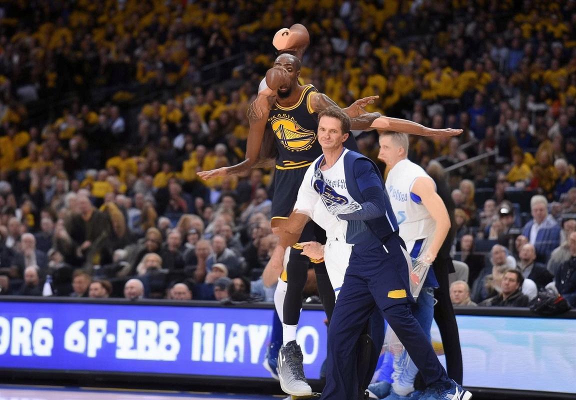 科尔点醒勇士：常规赛专注度成争冠关键，史蒂夫·科尔直言球队需绷紧弦